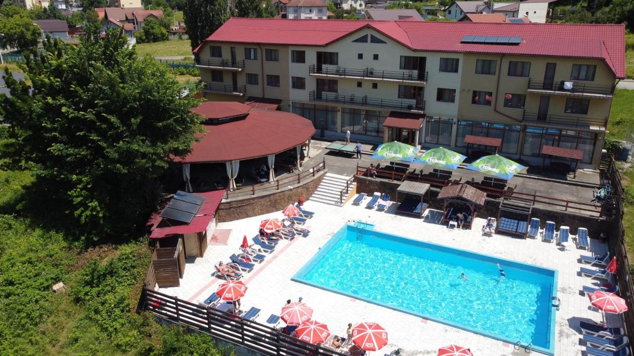 Hostel Restaurant Ciuperca Hunedoara Exterior photo
