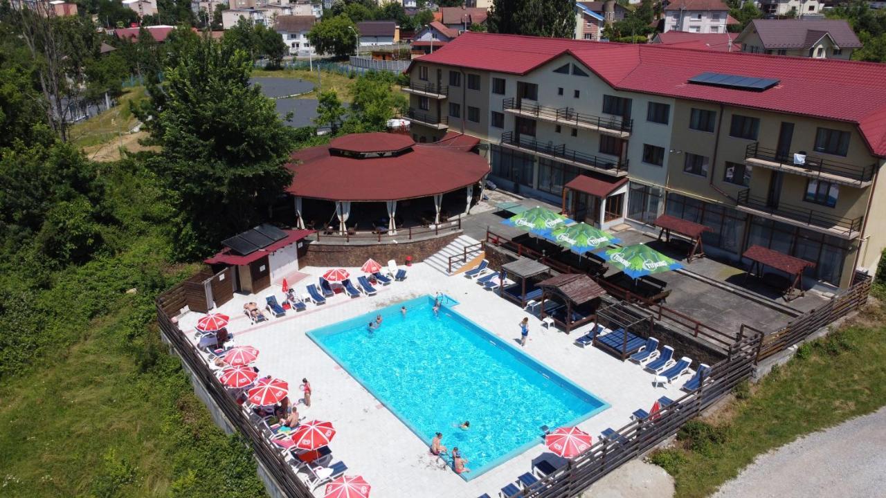 Hostel Restaurant Ciuperca Hunedoara Exterior photo